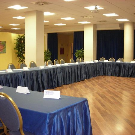 Hotel Sporting Trento Esterno foto