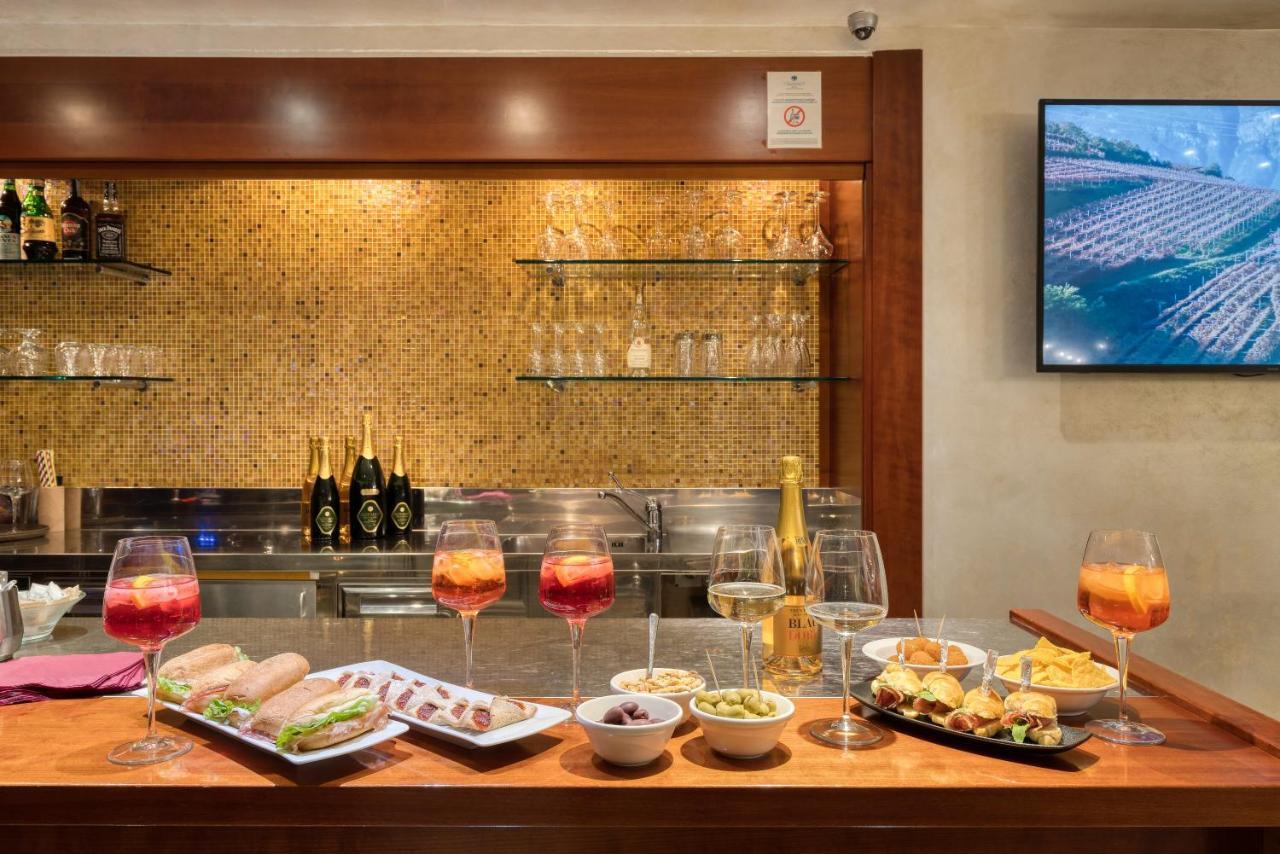 Hotel Sporting Trento Esterno foto