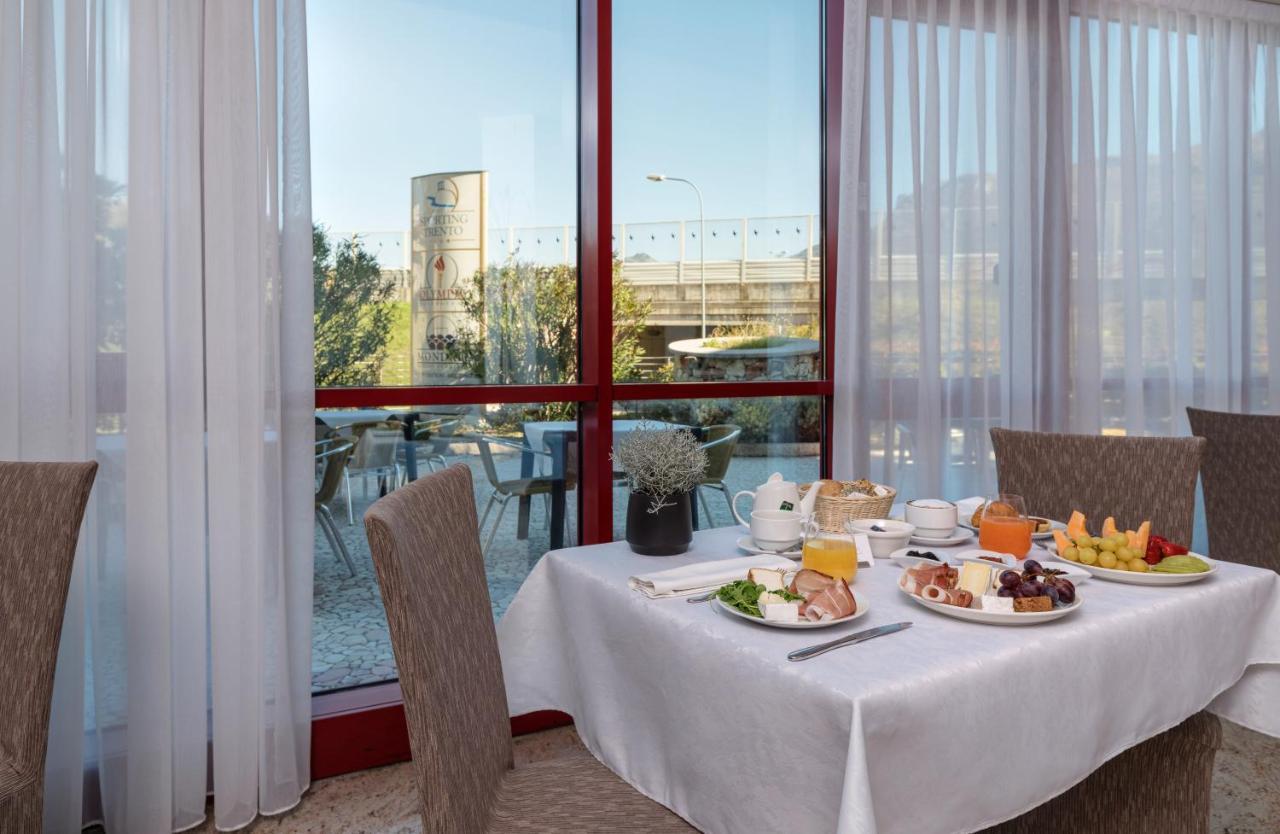 Hotel Sporting Trento Esterno foto