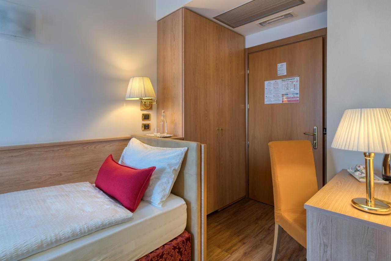 Hotel Sporting Trento Esterno foto