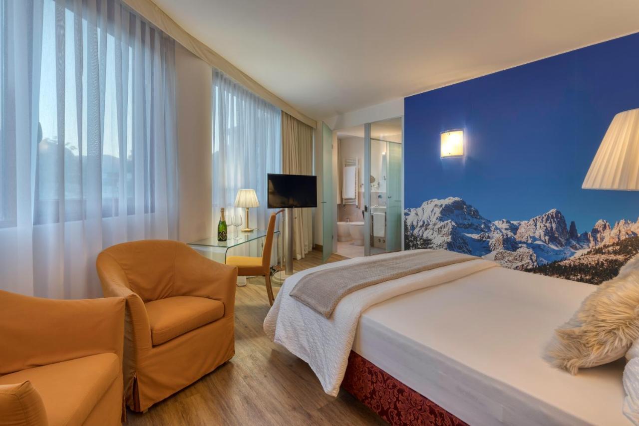 Hotel Sporting Trento Esterno foto