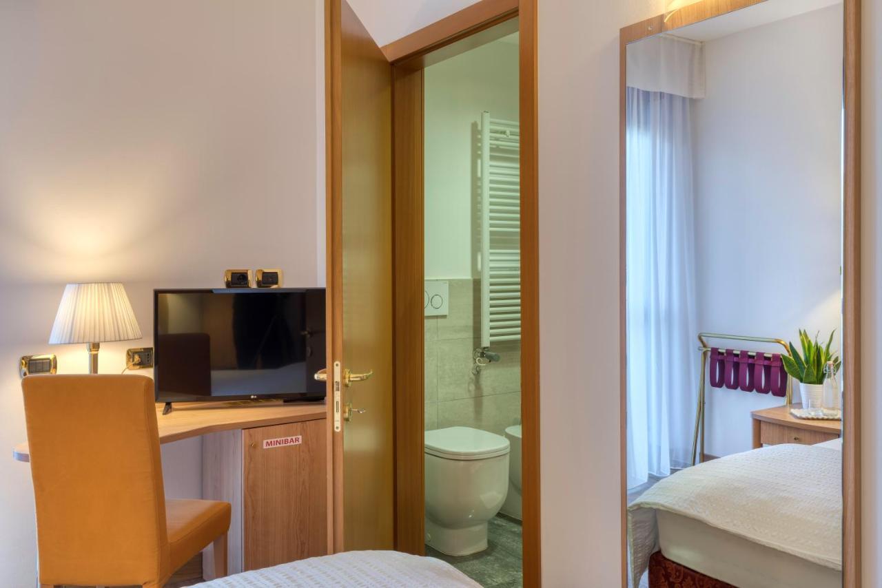 Hotel Sporting Trento Esterno foto