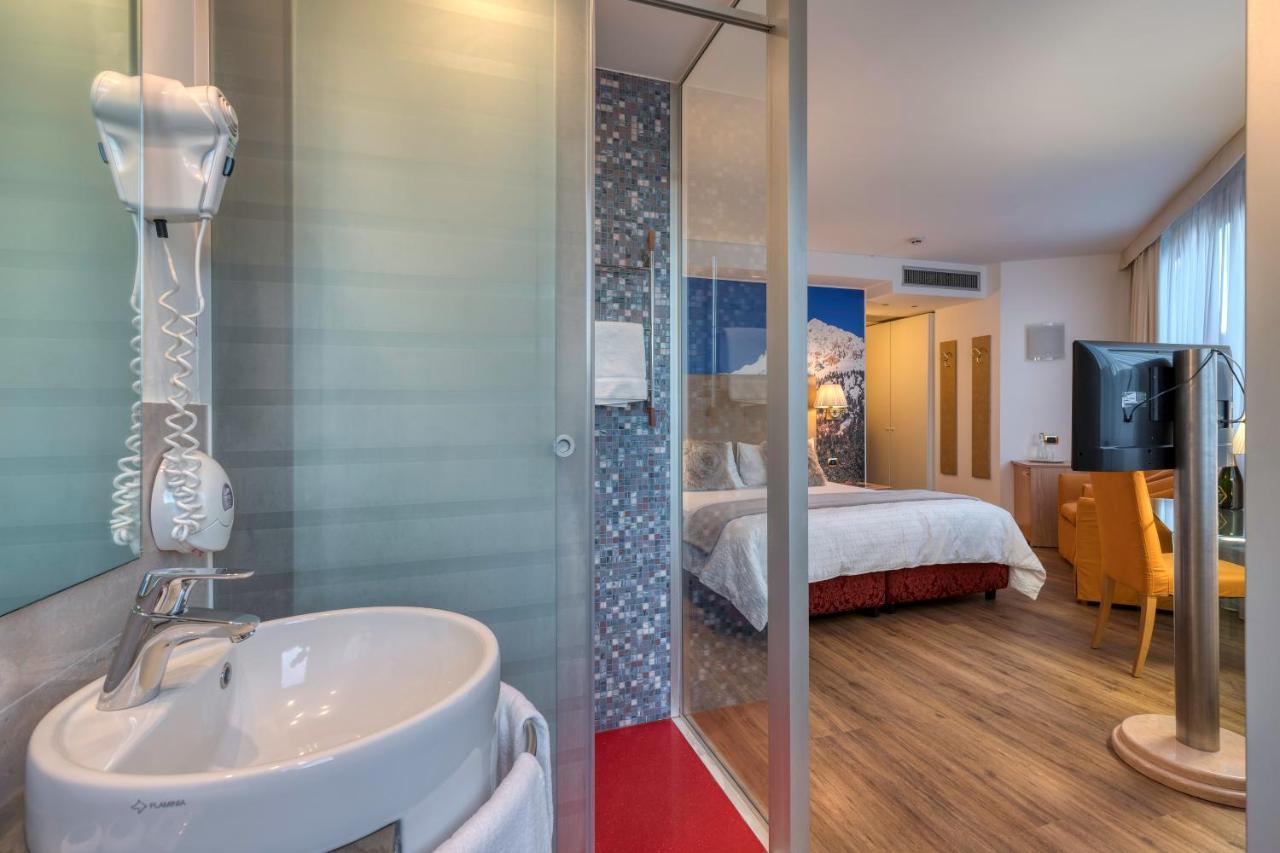 Hotel Sporting Trento Esterno foto