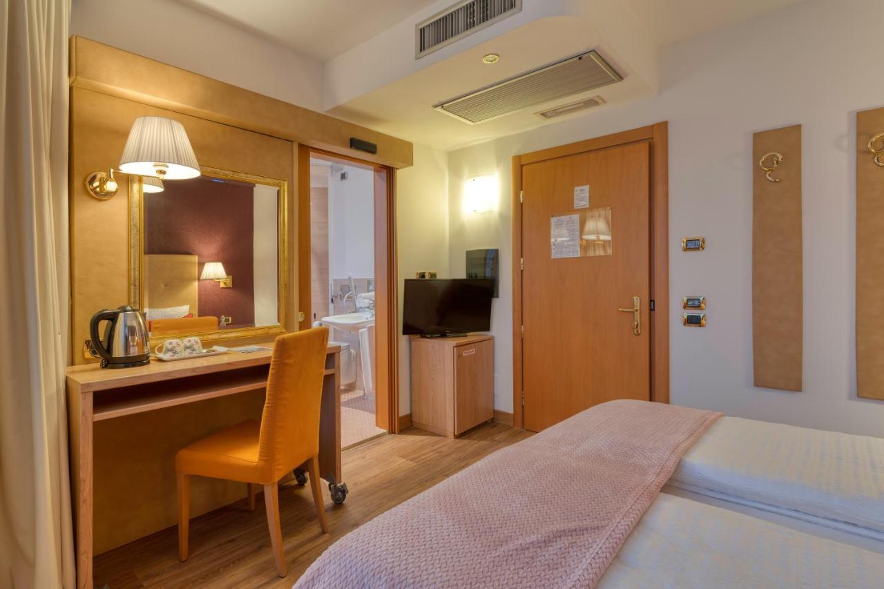Hotel Sporting Trento Esterno foto