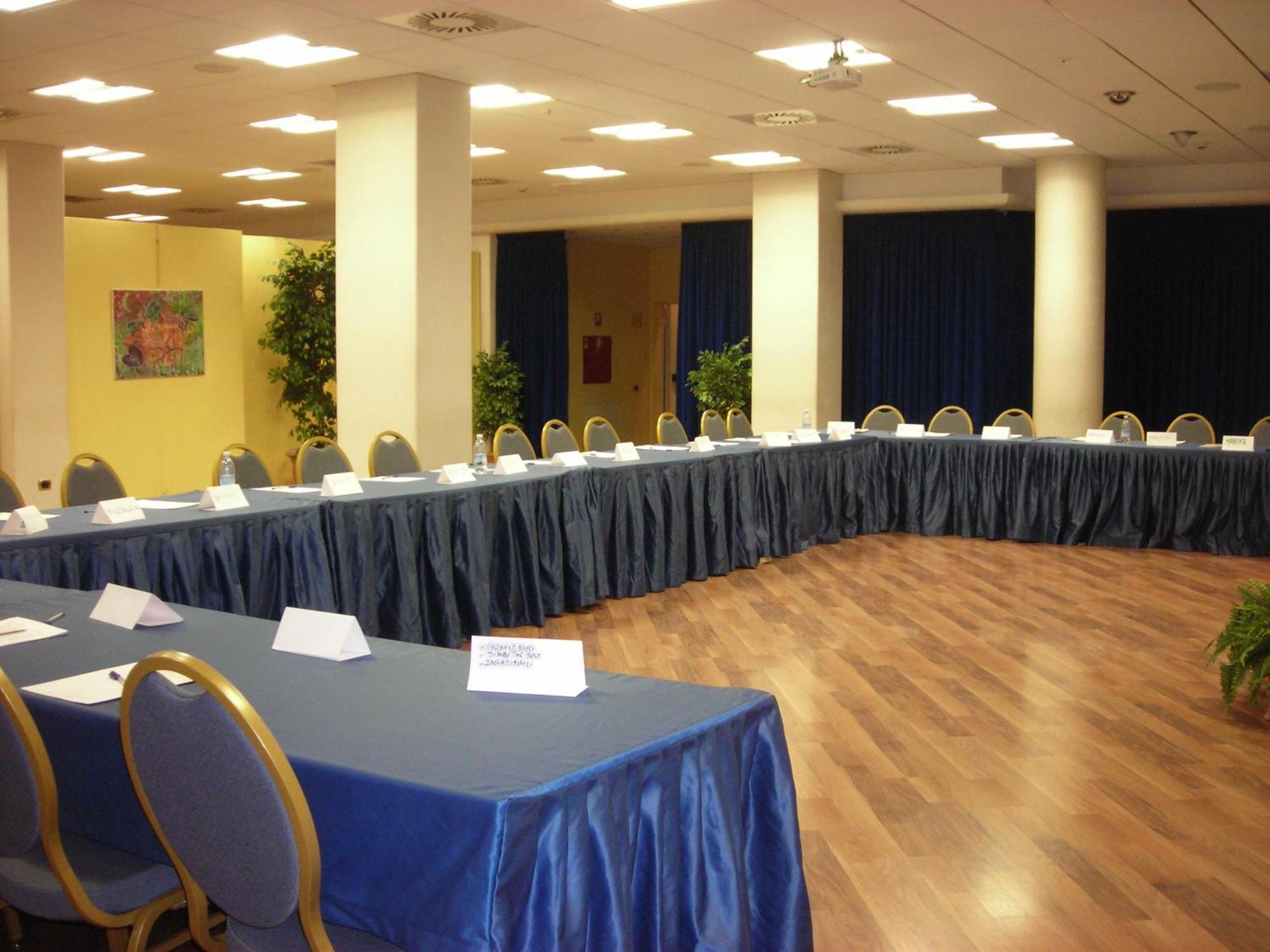 Hotel Sporting Trento Esterno foto
