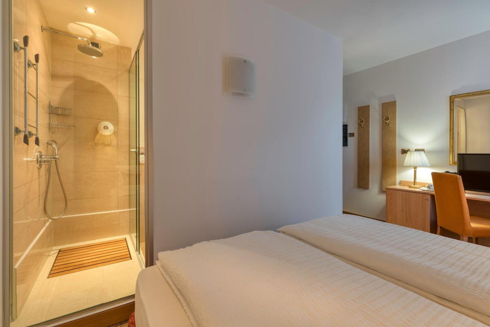 Hotel Sporting Trento Esterno foto