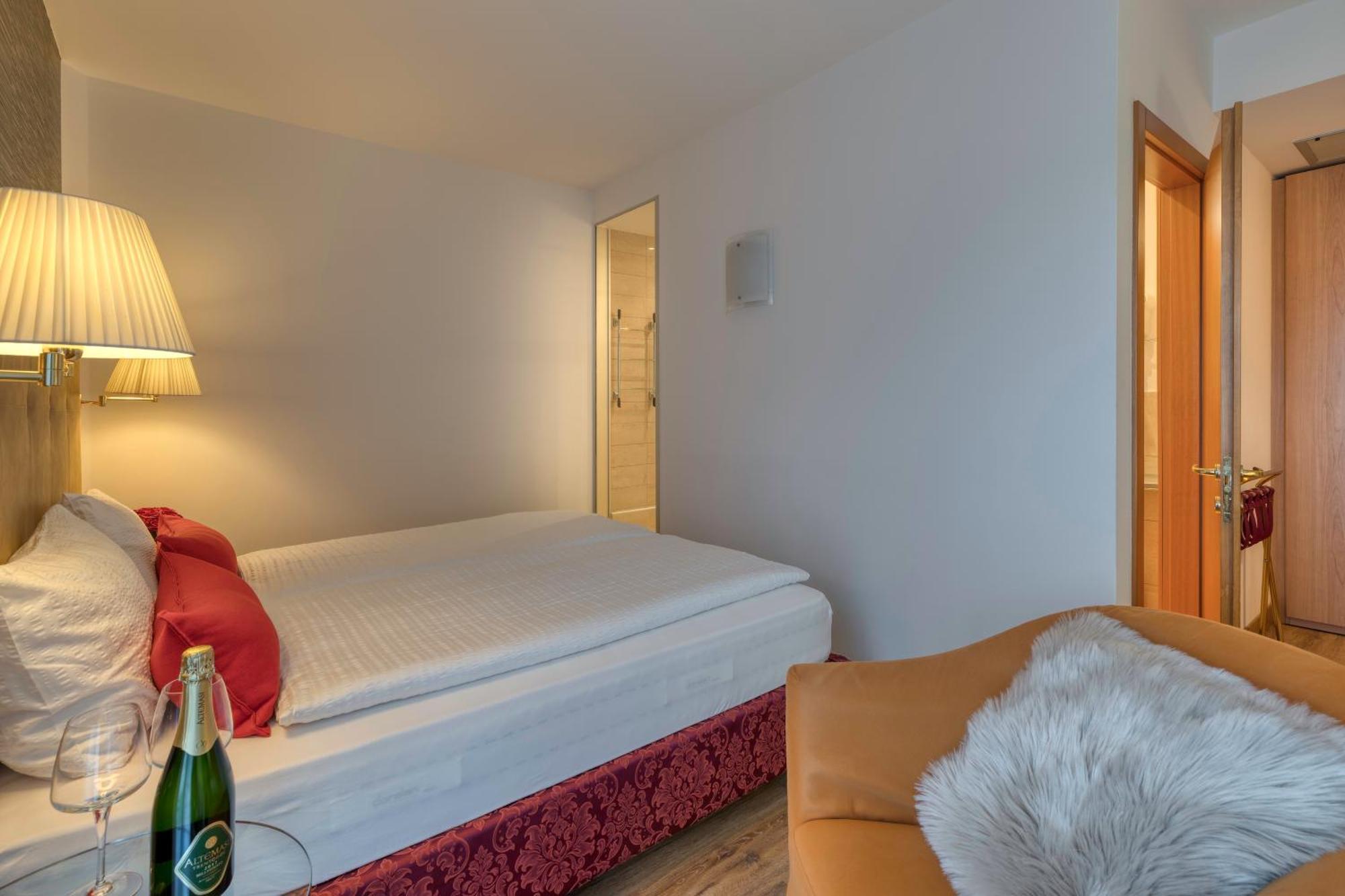 Hotel Sporting Trento Esterno foto