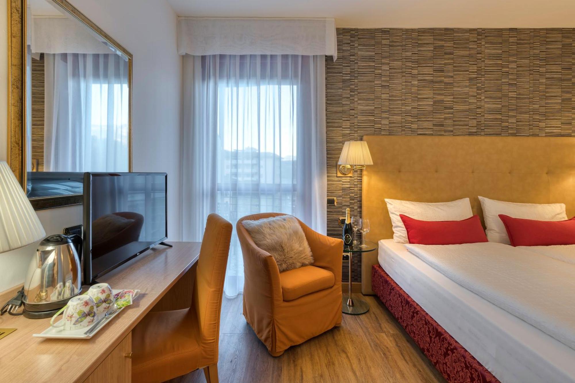 Hotel Sporting Trento Esterno foto
