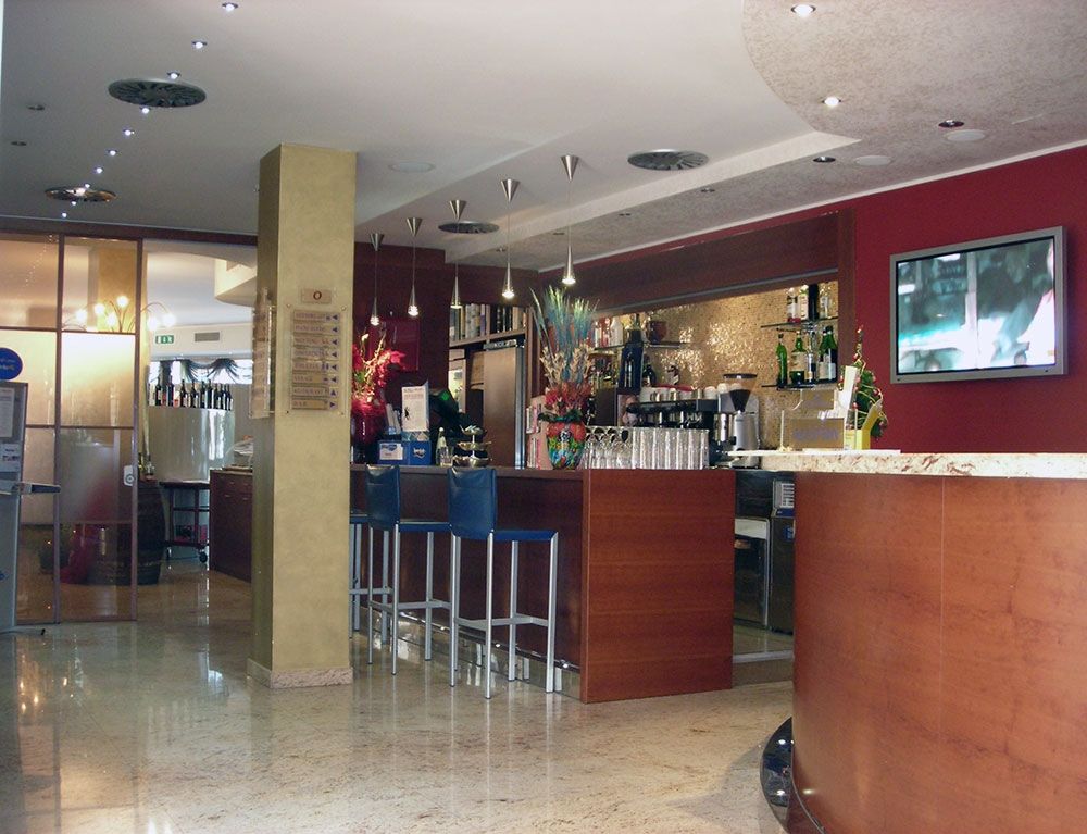 Hotel Sporting Trento Esterno foto