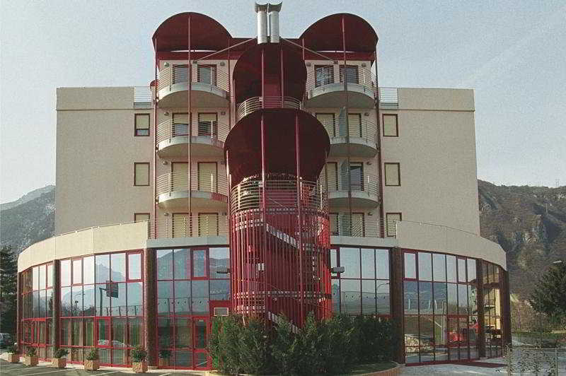 Hotel Sporting Trento Esterno foto