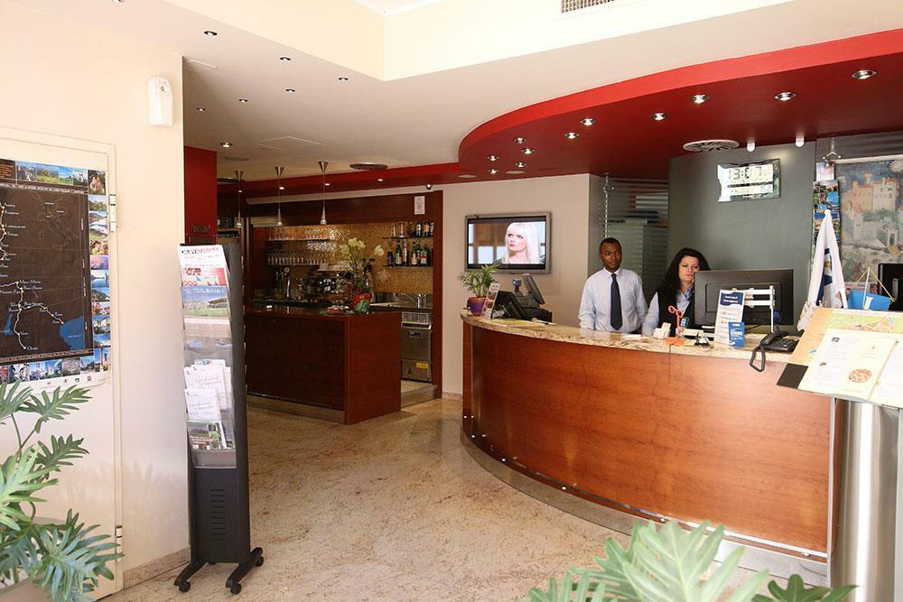 Hotel Sporting Trento Esterno foto